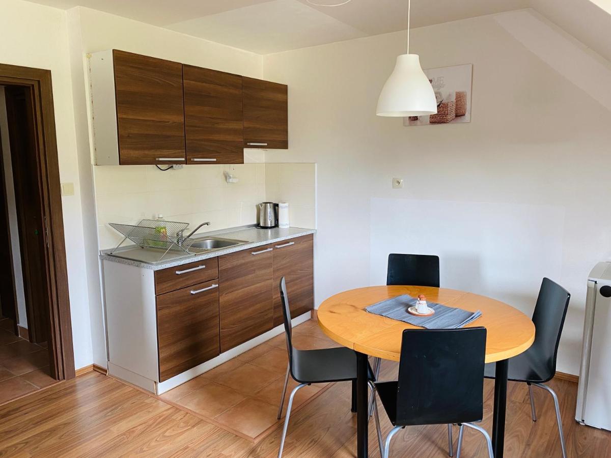 Apartman Kamzik Teo ドノヴァリ エクステリア 写真
